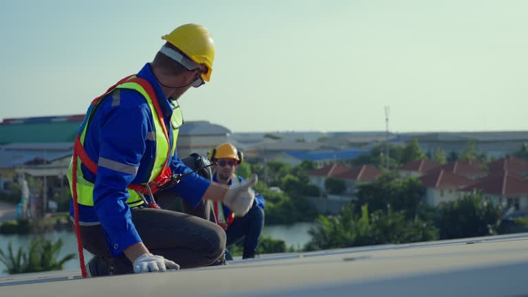 Best Commercial Roofing Services  in Oatfield, OR